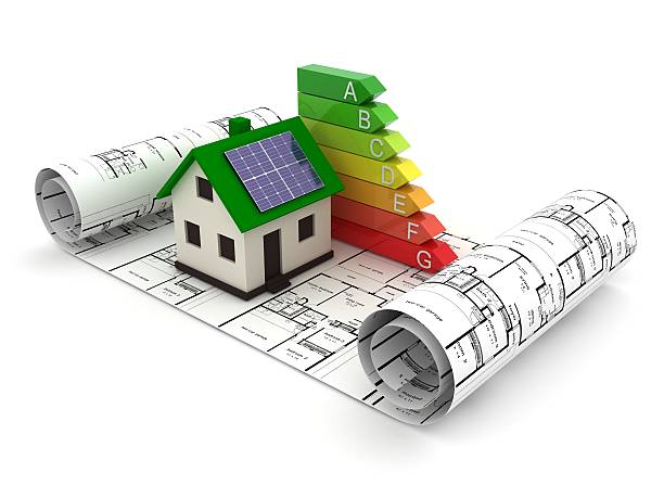 Arquitecto técnico realizando toma de datos para certificación energética